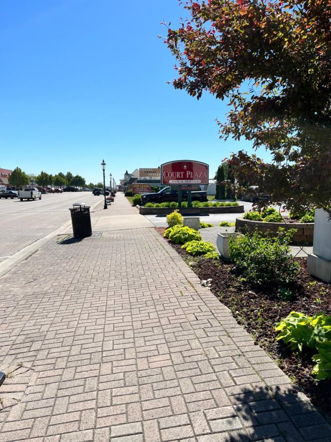 Court Plaza Inn & Suites Of Mackinaw Mackinaw Stadt Exterior foto
