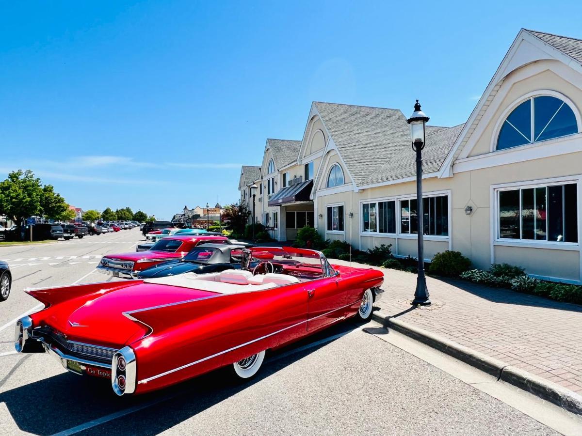 Court Plaza Inn & Suites Of Mackinaw Mackinaw Stadt Exterior foto