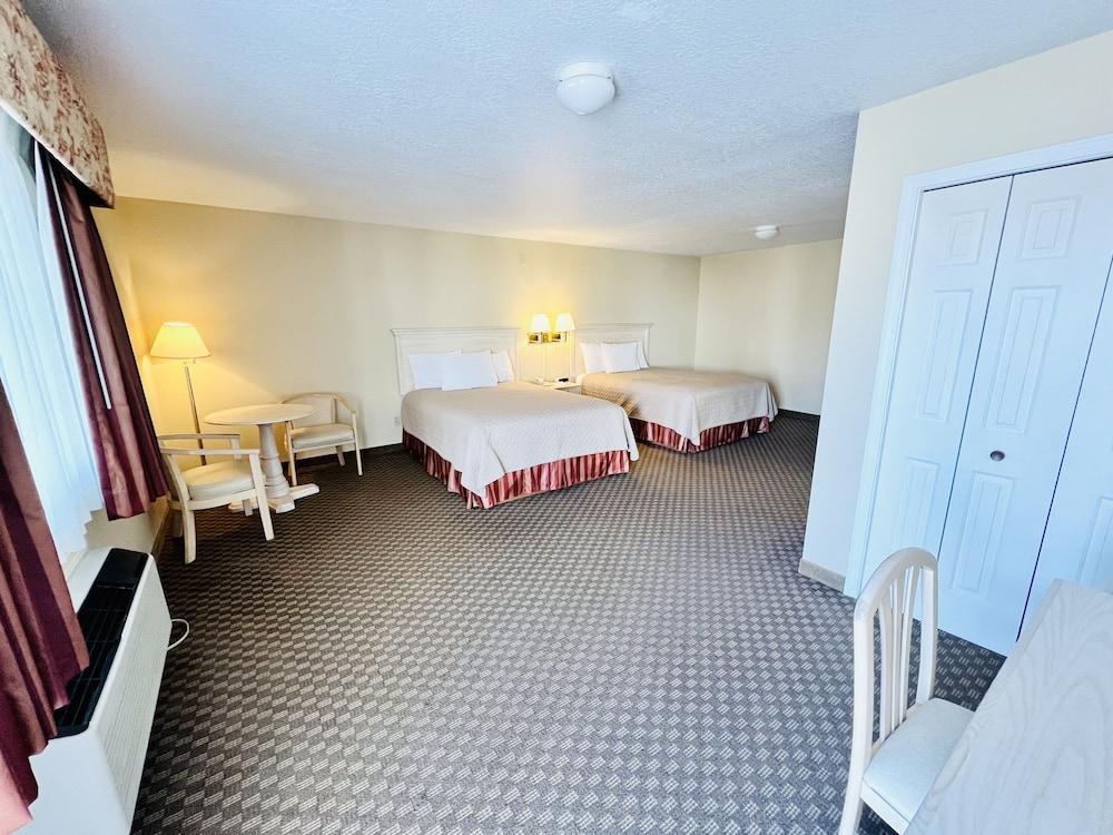 Court Plaza Inn & Suites Of Mackinaw Mackinaw Stadt Exterior foto