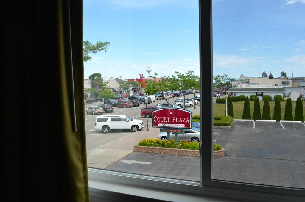 Court Plaza Inn & Suites Of Mackinaw Mackinaw Stadt Exterior foto