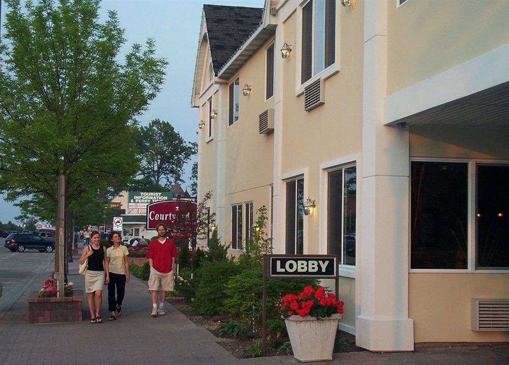 Court Plaza Inn & Suites Of Mackinaw Mackinaw Stadt Exterior foto